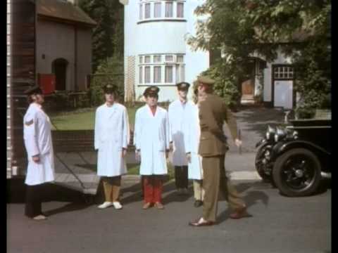 Monty Python's Flying Circus - Confuse-A-Cat