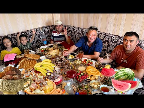 КАК ПРАЗДНУЮТ В КАЗАХСТАНЕ РАМАЗАН АЙТ, ХОДИМ В ГОСТИ, МНОГО ЕДЫ