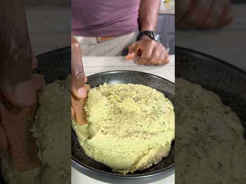 Try this Avocado-Cilantro Hummus! 🥑🌱