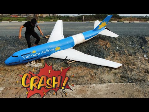 Can a Giant Foam Boeing 747 Really Fly? 5.5m Test Flight!