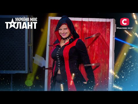 Extreme knife throwing act – Ukraine's Got Talent 2021 – Episode 1 | FIRST CASTING