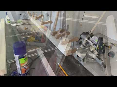 Do-it-yourself pencil case door.