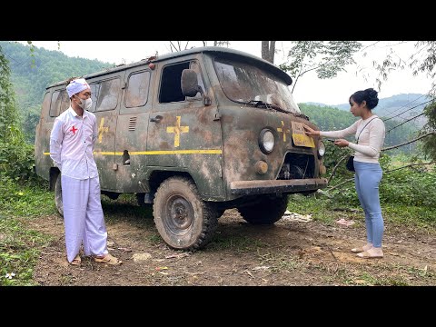 The genius girl bought a UAZ ambulance from a doctor with the intention of restoring it.