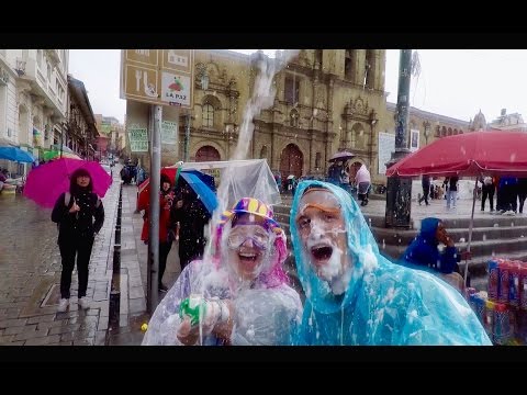 CRAZY CARNAVAL FOAM FIGHT! La Paz, Bolivia