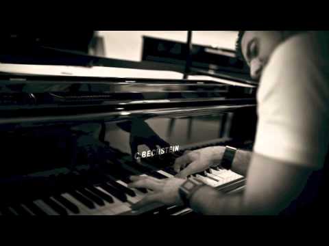 Albert Lamich - Stayin´Alive (piano cover)