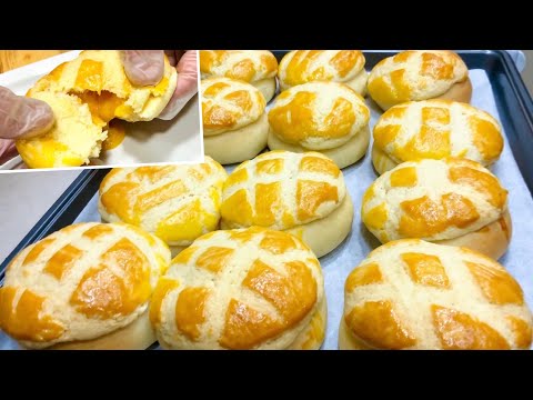 粤式点心【流沙菠萝包】，配方难得，不是每一家酒楼都能吃到！Pineapple Bun With Egg Yolk.