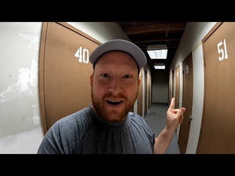 Abandoned Christmas.. I Bought a Full VINTAGE XMAS Storage Locker!