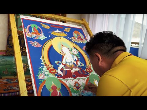 Tibetan Painter: He Uses the Natural Color Drawing Tangka Painting; How to Draw a Tibetan Tangka?