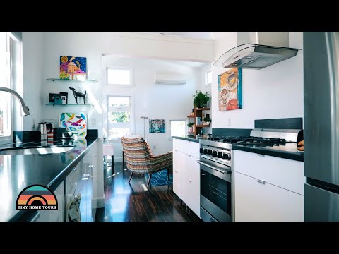 Retired Couples Beautifully Designed Tiny House - The Perfect Layout