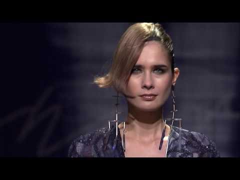 Giorgio Armani - 2017 Spring/Summer Womenswear Fashion Show