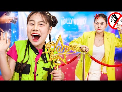 Baby Doll تريد أن تصبح نجمًا! أمي تتحكم في حياتي