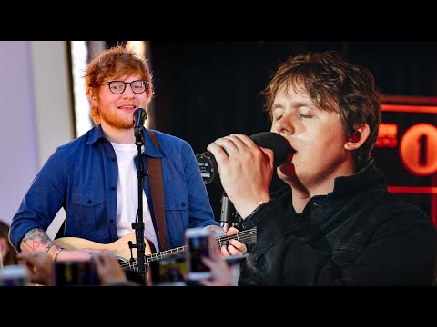 FAMOUS SINGERS performing with FANS LIVE