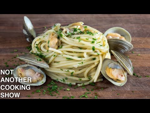 how to make PERFECT SPAGHETTI ALLE VONGOLE (spaghetti with clams)