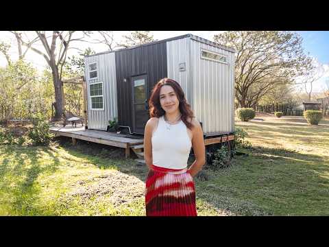 She built a Tiny Home at 18… Now she pays $0 to live