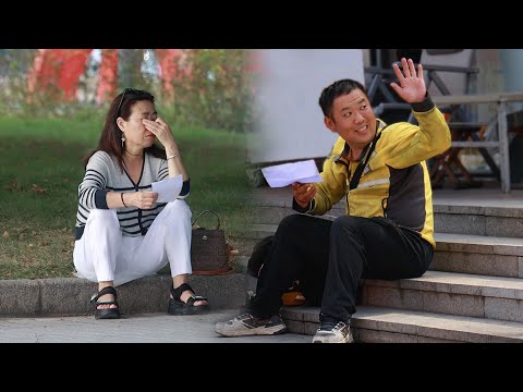 Give Strangers an Encouraging Note from Online Friends | Social Experiment 收到来自陌生人的鼓励纸条,有人看哭了