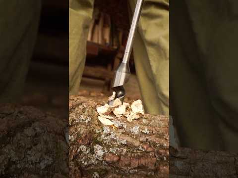 Making a rough handle for my auger and testing it for the first time - It’s so satisfying!