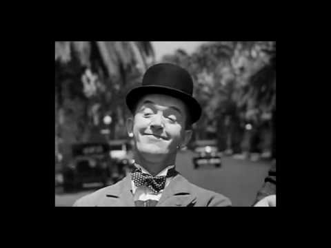 Laurel & Hardy - Busy Bodies (1933)