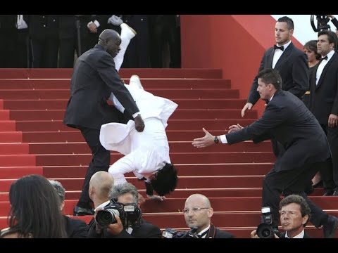 20 Most OOPS Red Carpet Moments
