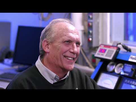 ENGINE MASTERS  S3E33  Intakes for Torque vs  Horsepower