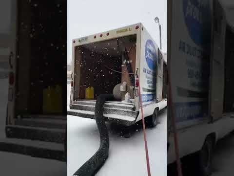 Doing Duct Cleaning in the Snow π₯Άπ¨βοΈβοΈβοΈπ¬