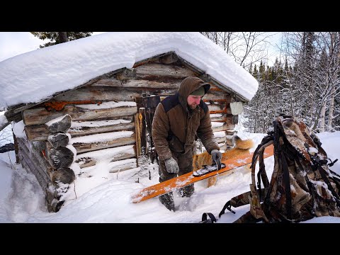 НАЛОВИЛ ОГРОМНЫХ ОКУНЕЙ НА ОЗЕРЕ. ЗАНОЧЕВАЛ В СТАРОЙ ГНИЛОЙ ИЗБЕ. ПРО РОСОМАХУ И СНЕГОХОД.