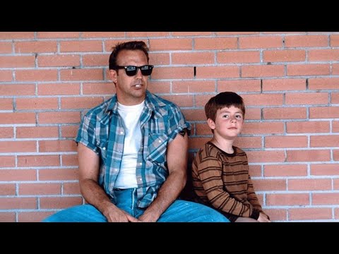 杀人犯绑架小男孩，却治愈了小男孩的一生，结尾简直要命，32万人打出9.1高分，20分钟看完1993年温情治愈电影《完美的世界》