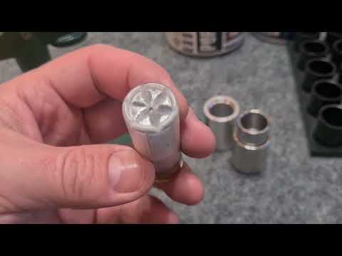 Снаряжаем патрон 12 калибра картечь 8.5 в контейнере и без, а так же 000 нуля, на соколе!