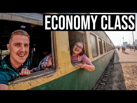 First Experience on Pakistan's LOWEST CLASS Train 🇵🇰