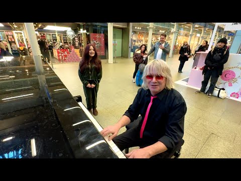 12 Year Old Girl Sings Like A SUPERSTAR