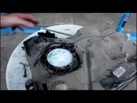 Замена бензонасоса в баке Ford Focus II 1 6 Форд Фокус 2009 года