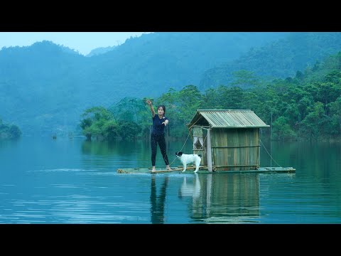 Drifting on a Floating Home – Making Bait and Trapping Fish with Bear