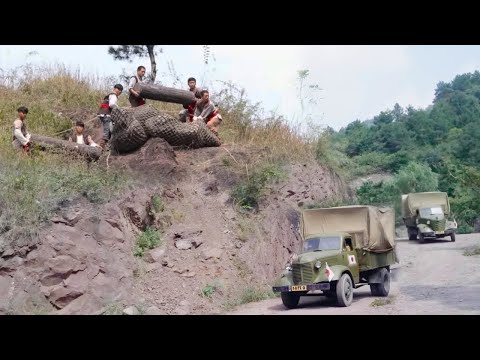 Japanese convoy carried weapons, but a hunter set a trap and ambushed them midway.