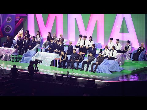 Idols reaction to ILLIT 'NOT CUTE ANYMORE' (아일릿 무대 보는 키키 알파드라이브원 아이딧 박재범 롱샷) 직캠 | MMA • 251220