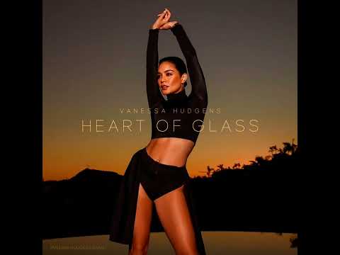 Vanessa Hudgens - Heart Of Glass (Blondie Cover) [Live from The Masked Singer]