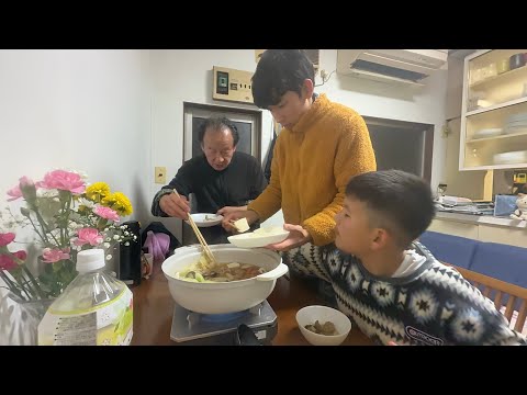 It's getting cold in Japan! Homemade soup warms you up, Nabe. Buy a contact lens—you have to pay ...