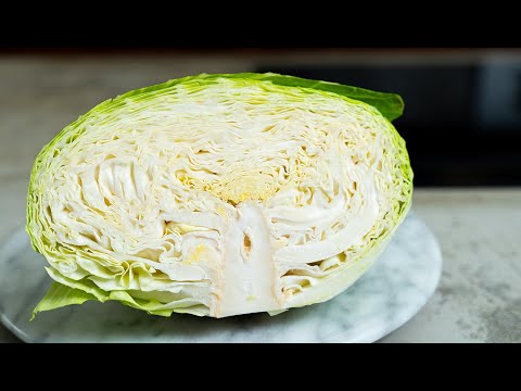 把一整顆高麗菜煮成濃湯！法式高麗菜濃湯，成品甘甜又溫暖沒菜味！加了這樣食材變得超濃稠！