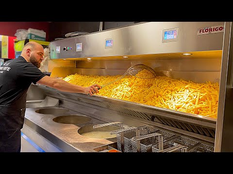 파리에서 즐기는 벨기에 전통 방식의 소지방 튀김 감자 / Belgian style beef tallow fries enjoyed in Paris-French street food