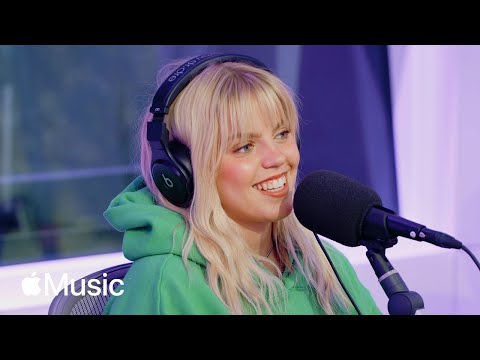 Reneé Rapp: ’Snow Angel’, Songwriting & Choosing Music | Apple Music