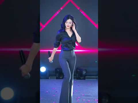 人美声甜气质佳 漂亮迷人美女唱歌#经典歌曲#音乐#中文歌曲 #美女#钢琴曲#歌曲推荐#热门钢琴曲#好听歌曲#唱歌#弹钢琴#Music#Beauty#PianoMusic#PlayPiano