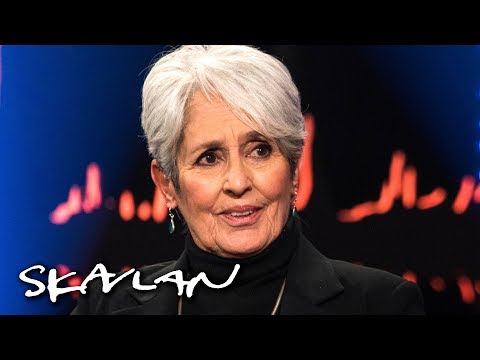 Joan Baez surprised by Scandinavian talk show: – I’m in culture shock | SVT/NRK/Skavlan