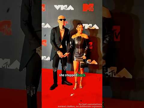 Kourtney Kardashian quietly stepped away from the $12-million Calabasas ho #RelationshipGoals