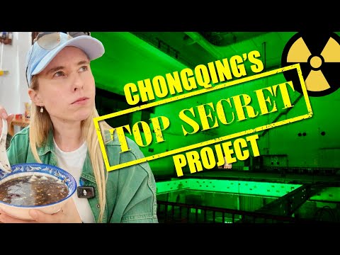 Food adventure in Chongqing’s district with a SECRET!