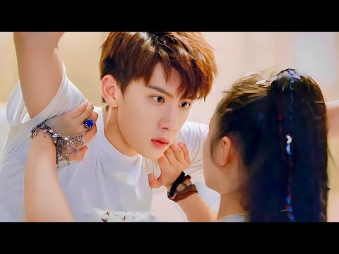 She Was Bullied Every Day at School, Until Her Most Popular Childhood Friend Became Her Protector ❤️