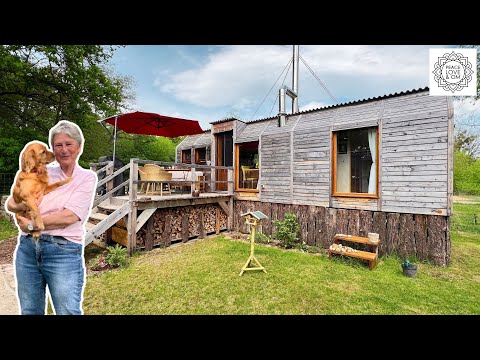 Tinyhouse as retirement home - Christine (67) lives in a dreamlike trailer