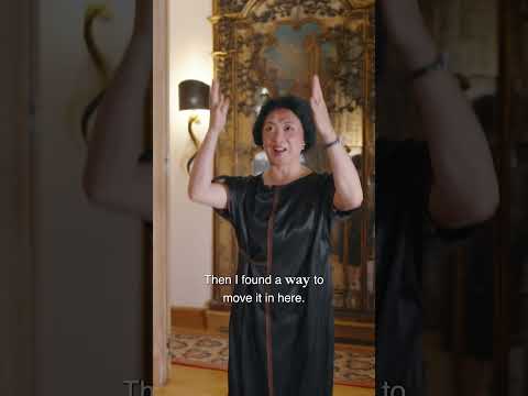 ✨ An Antique Mirror Full of Stories in Jin Xing’s Paris Apartment ✨