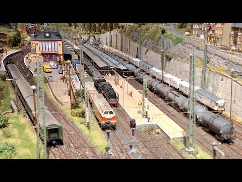 Züge über Züge, tolle Details und schöne Knopfdruckaktionen, H0-Anlage Modellbahnclub Glauchau 