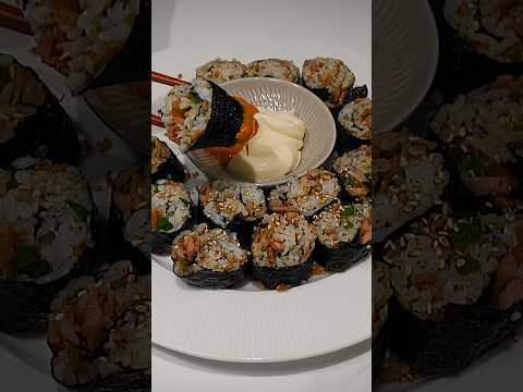 Making so delicious gimbap