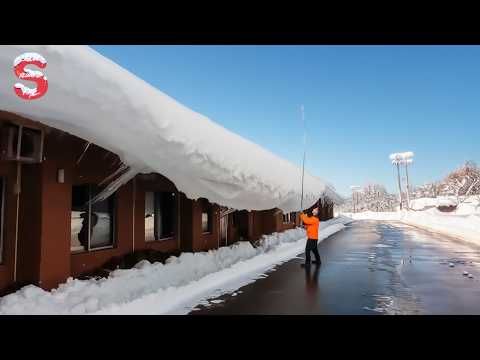 Skilled Snow Removal: Massive Roof Avalanche | Extreme Challenging Roof Snow Clearing Moments #18