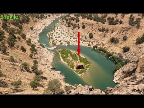 Nomadic Family Lives on a Tiny River Island in Iran | Are They Afraid of Floods?