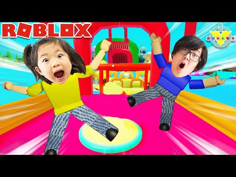 WE'RE TRAPPED IN A ROBLOX INFLATABLE WORLD!! Let's Play with Emma & Daddy